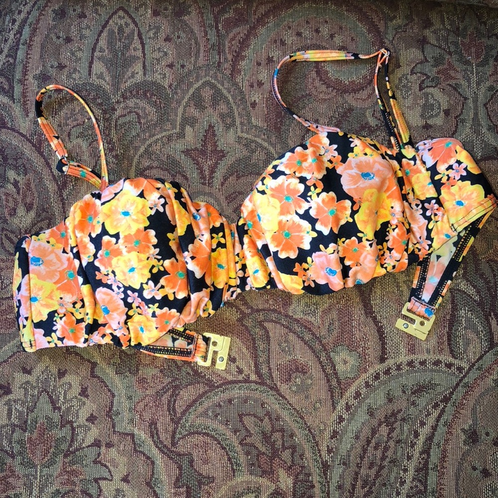 Bikini bathing suit top